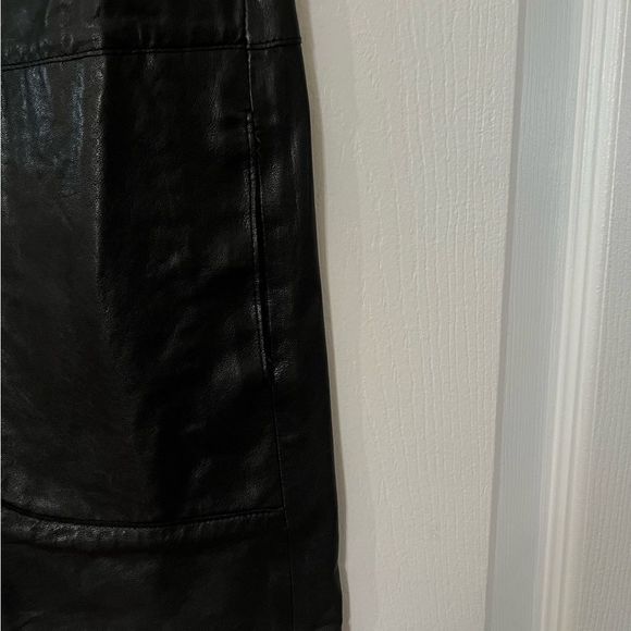 Vince Women’s 100% Lambskin Leather sleeveless Crewneck dress - Picture 3 of 9